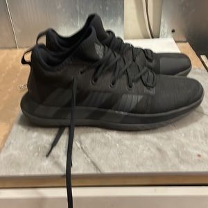 Adidas mens size 10.5 shoes